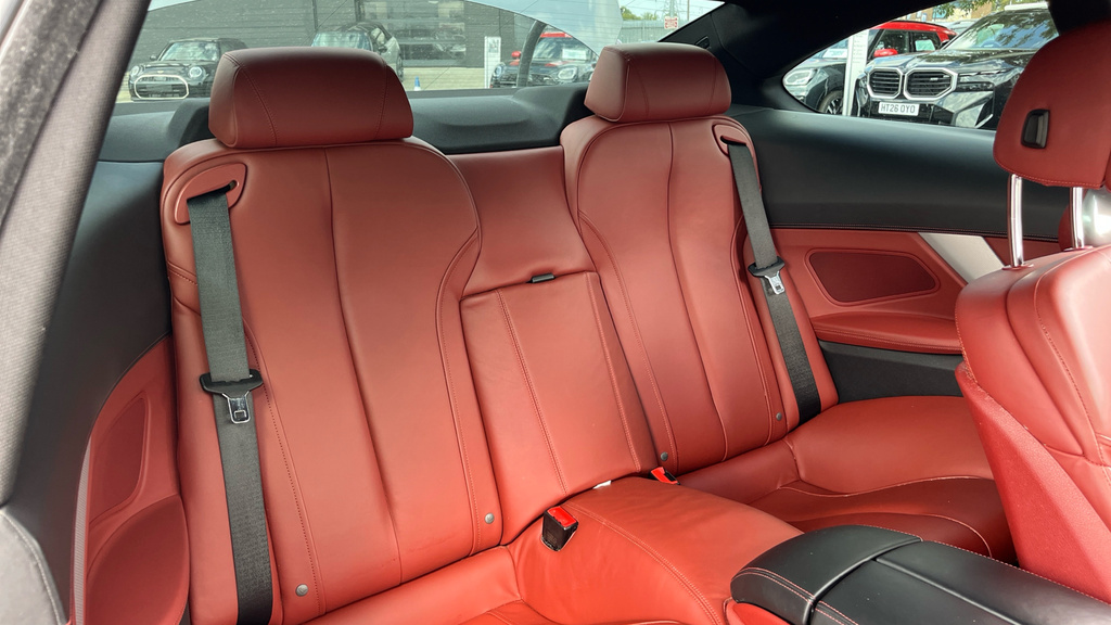 BMW 6 Series Gran Coupe 3L M Sport Black #12