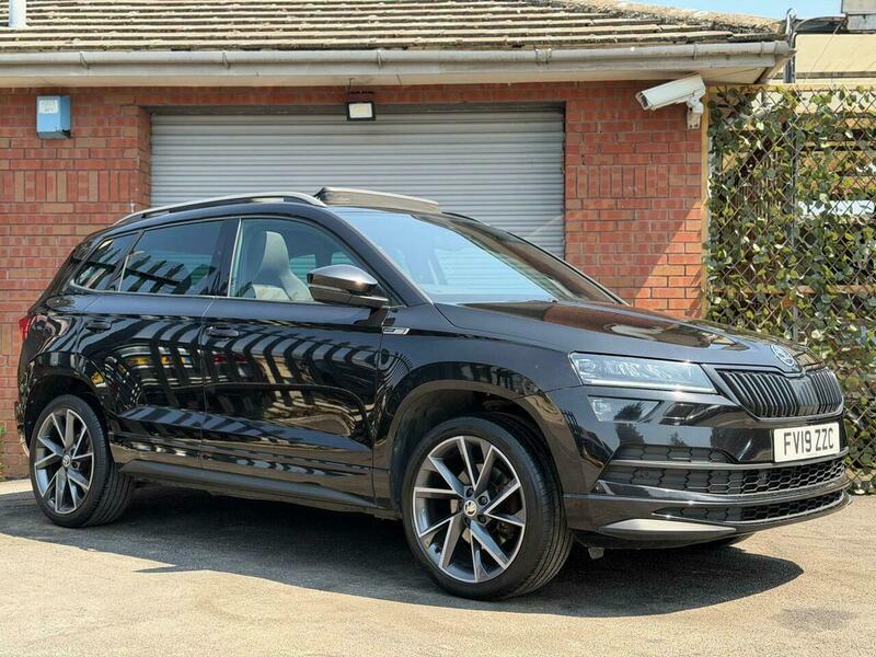 Skoda Karoq 2.0 Tsi Sportline Dsg FV19ZZC Black