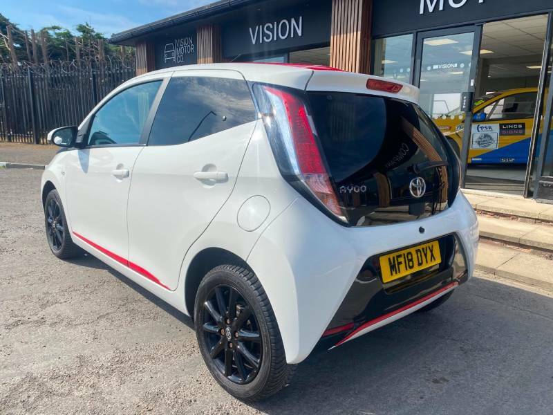 Toyota Aygo 1.0 Vvt-i X-press White #6