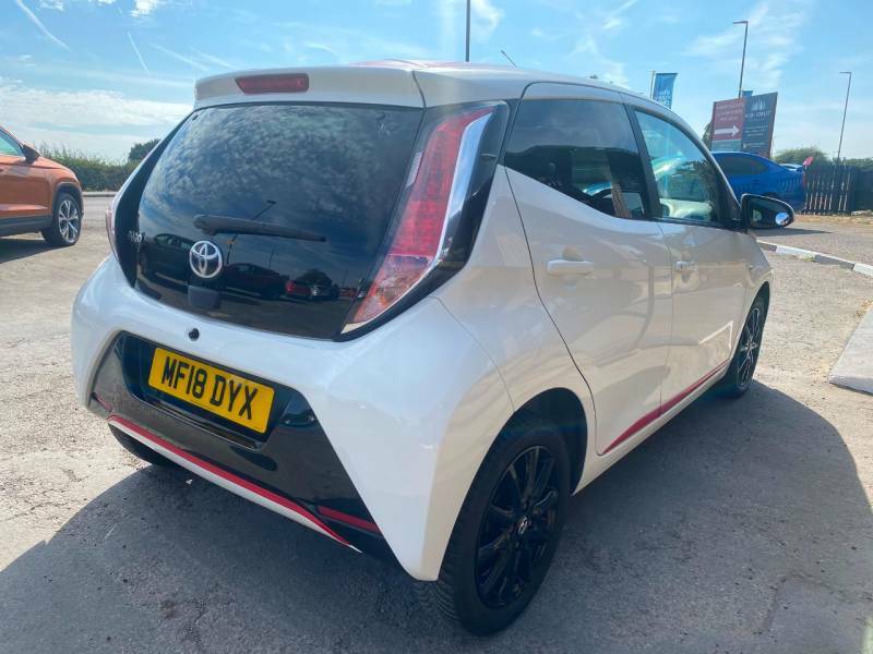 Toyota Aygo 1.0 Vvt-i X-press White #4
