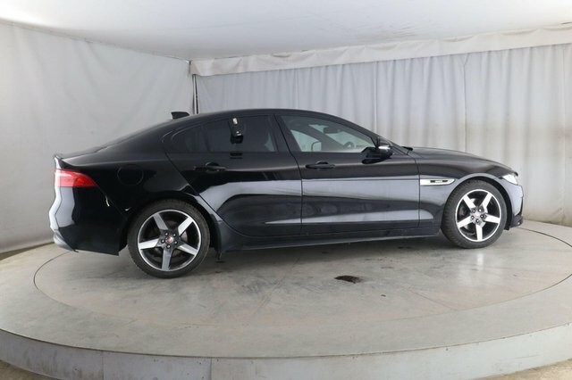 Jaguar XE 2.0D 180 Prestige Saloon White #7