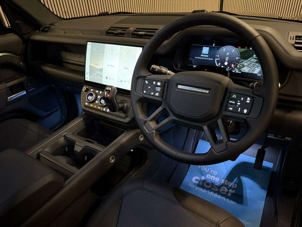Land Rover Defender 110 X-dynamic Hse Green #3