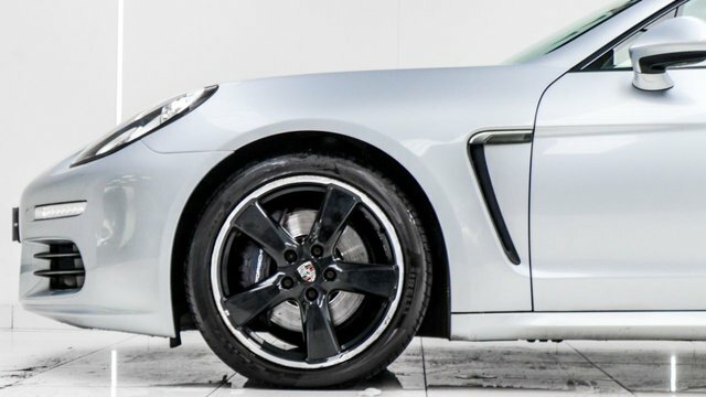Porsche Panamera 3.0 300 V6 Tiptronic S #16