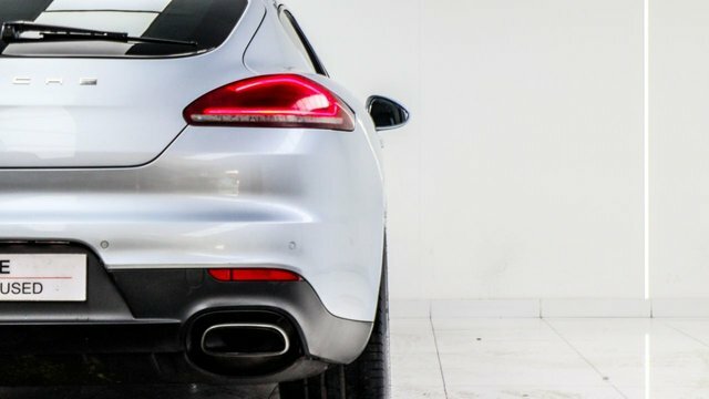 Porsche Panamera 3.0 300 V6 Tiptronic S #29