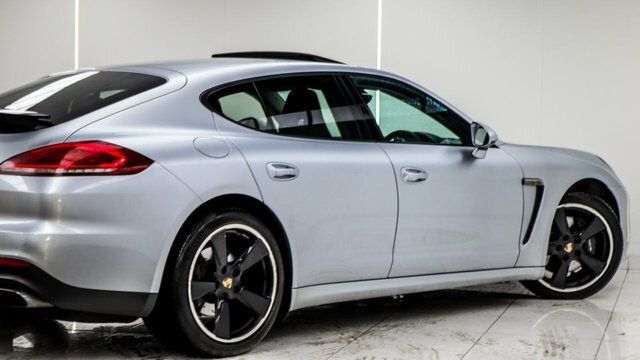 Porsche Panamera 3.0 300 V6 Tiptronic S #32