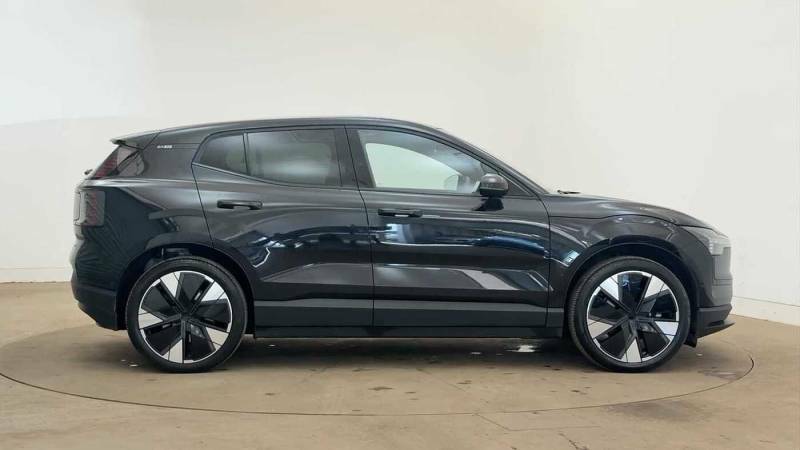 Volvo EX30 Single Motor Extended Range Ultra Black #2