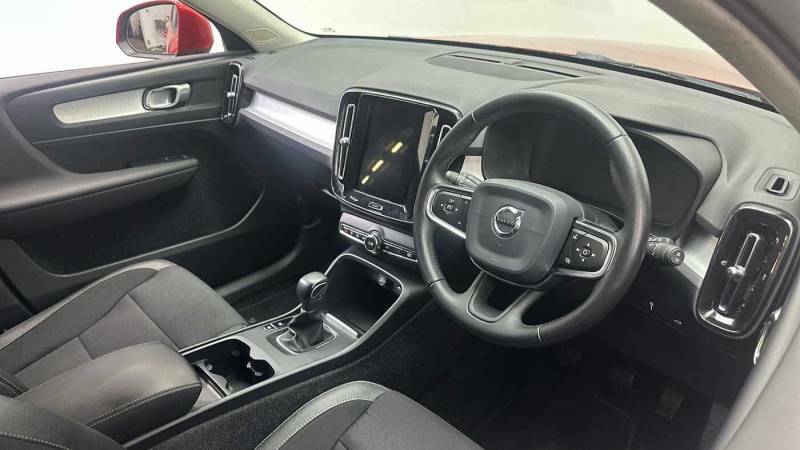 Volvo XC40 T3 Momentum - 2020 20 Red #4