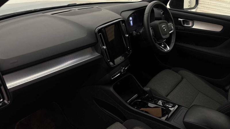 Volvo XC40 B3 Mild Hybrid Plus Dark Blue #5
