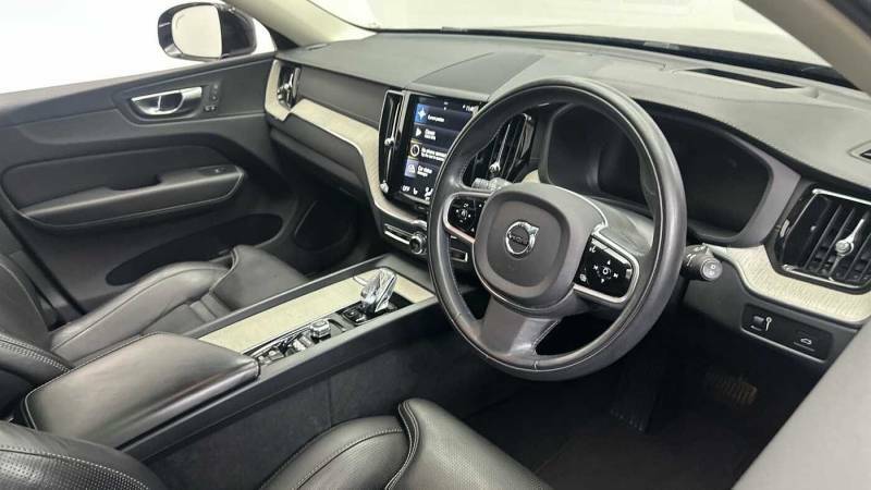 Volvo XC60 B5 Awd Inscription Pro Black #4