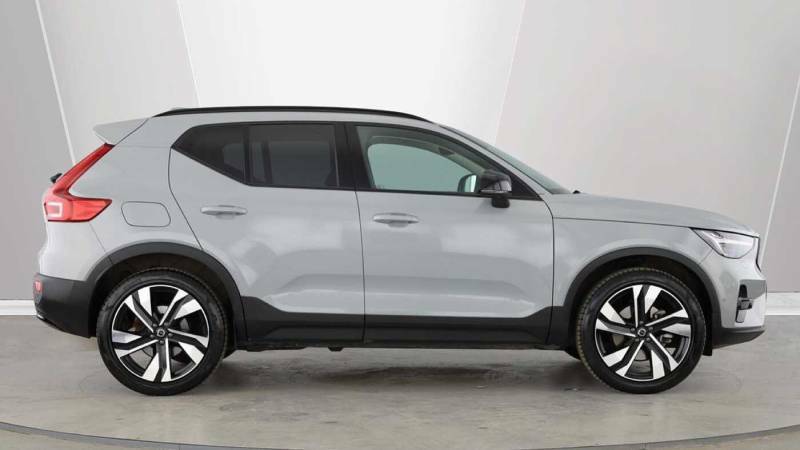 Volvo XC40 B3 Mild Hybrid Ultra Dark Grey