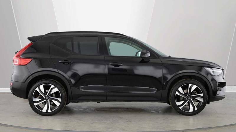 Volvo XC40 B3 Mild Hybrid Ultra Dark Black #2