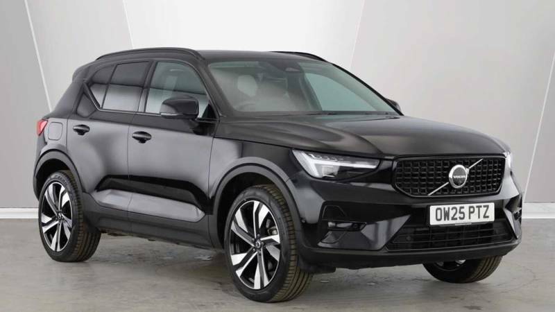 Volvo XC40 B3 Mild Hybrid Ultra Dark Black