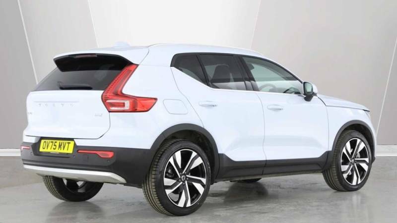 Volvo XC40 B3 Mild Hybrid Ultra Bright Blue #3