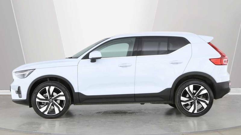 Volvo XC40 B3 Mild Hybrid Ultra Bright Blue #6