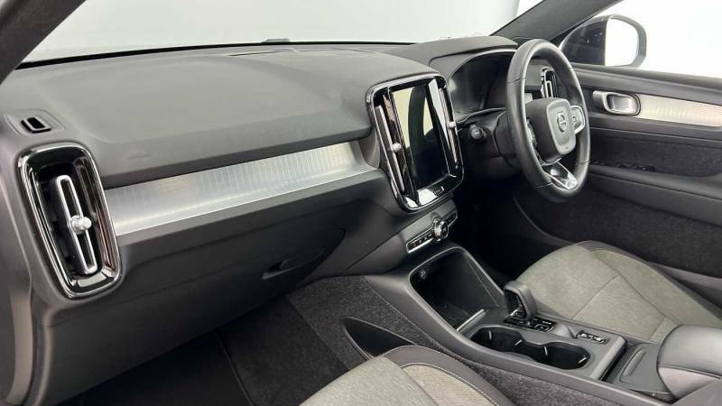 Volvo XC40 B3 Mild Hybrid Core Black #4