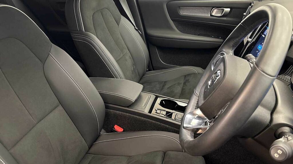 Volvo XC40 Plus, B4 Mild Hybrid, Dark White #28