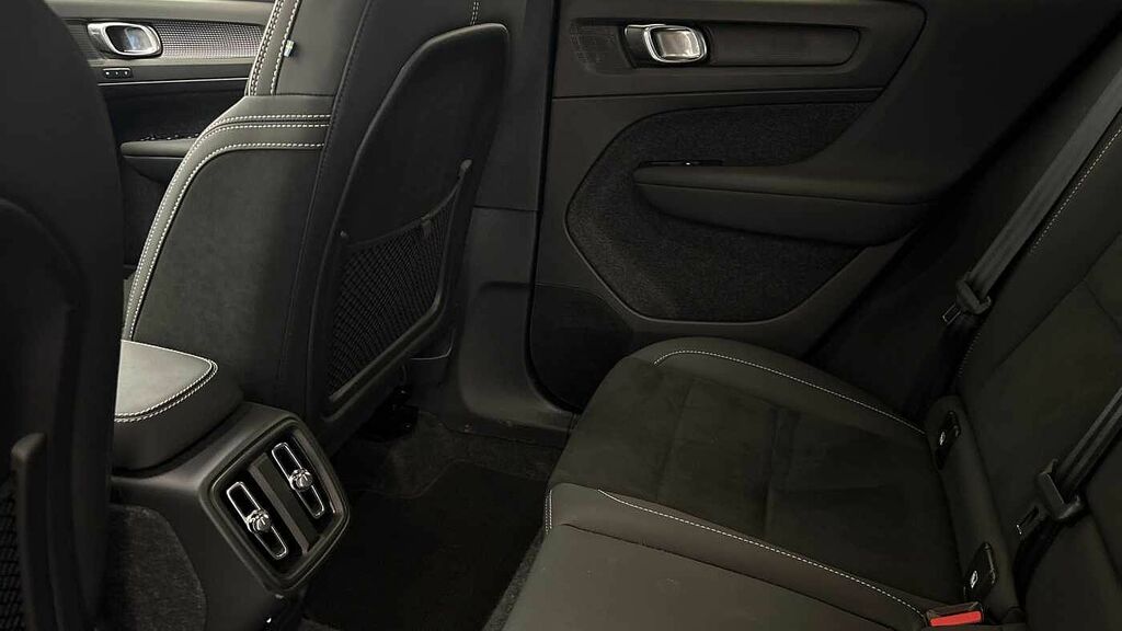 Volvo XC40 Plus, B4 Mild Hybrid, Dark White #12