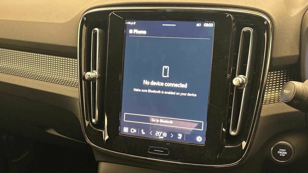 Volvo XC40 Plus, B4 Mild Hybrid, Dark White #37