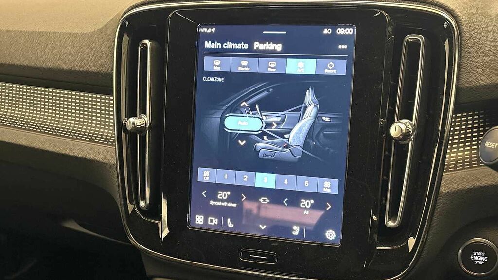 Volvo XC40 Plus, B4 Mild Hybrid, Dark White #38