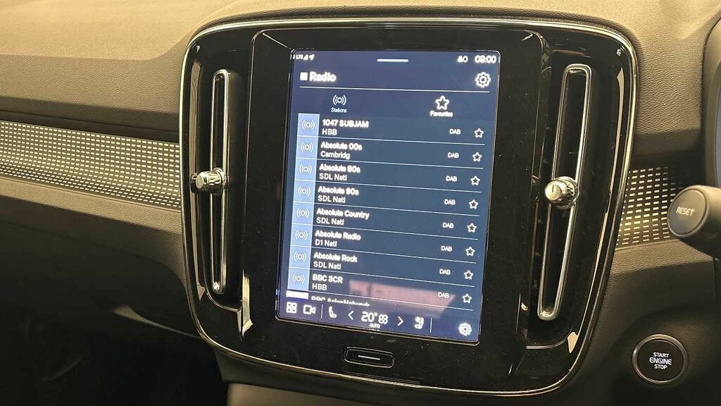 Volvo XC40 Plus, B4 Mild Hybrid, Dark White #36