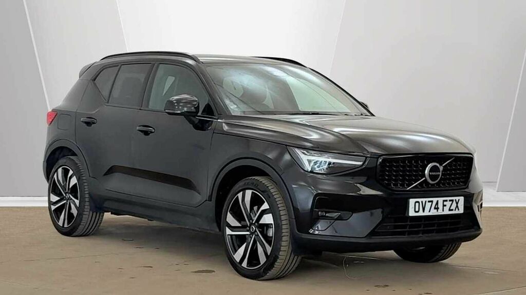 Volvo XC40 Plus, B3 Mild Hybrid, Dark Black