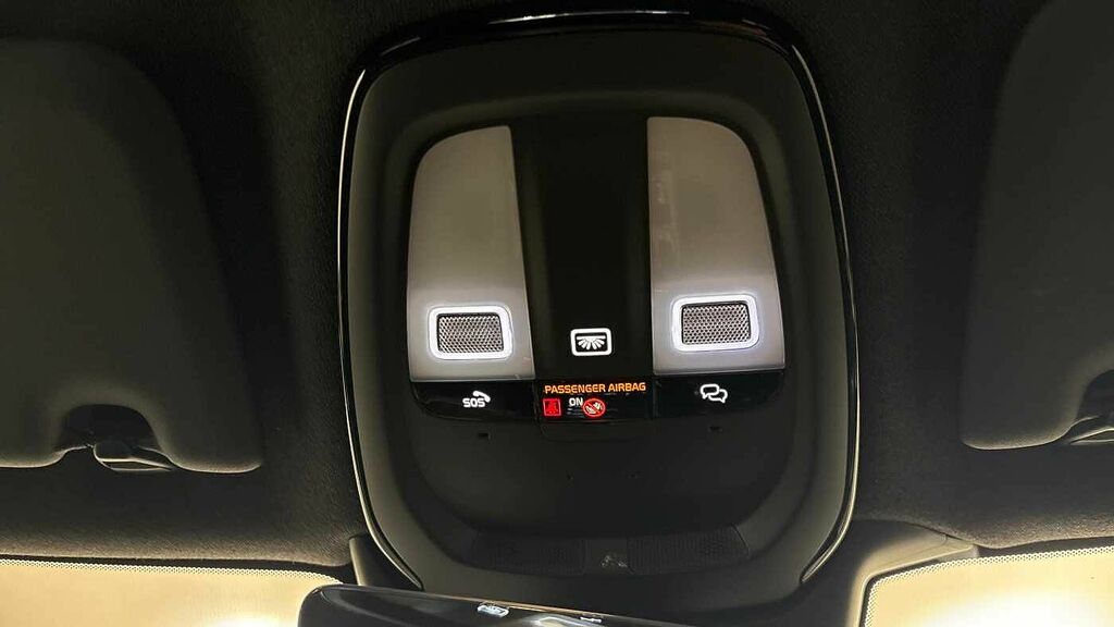 Volvo XC40 Plus, B4 Mild Hybrid, Dark White #32