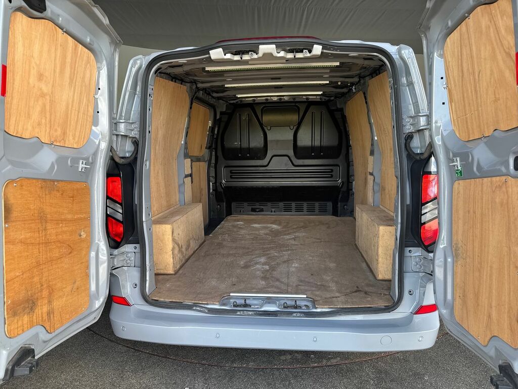 Ford Transit Custom Limited White #23
