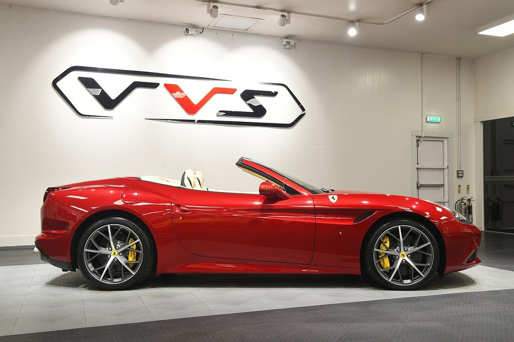 Ferrari California V8 T Red #2