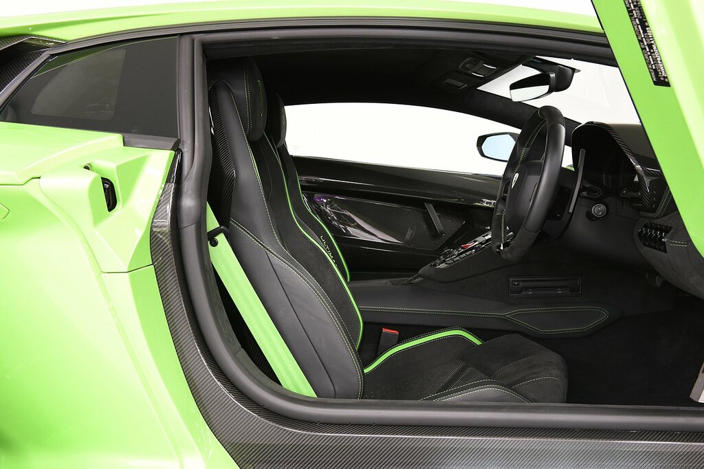 Lamborghini Aventador Ultimae Green #6
