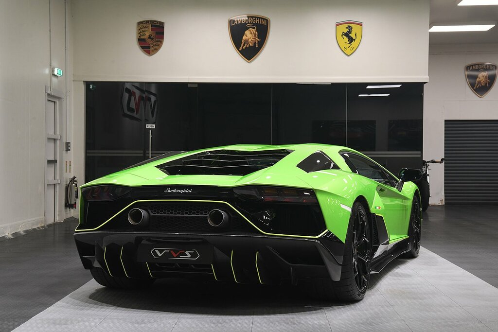 Lamborghini Aventador Ultimae Green #3
