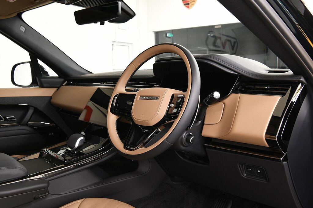 Land Rover Range Rover Sport P550e Autobiography Green #4