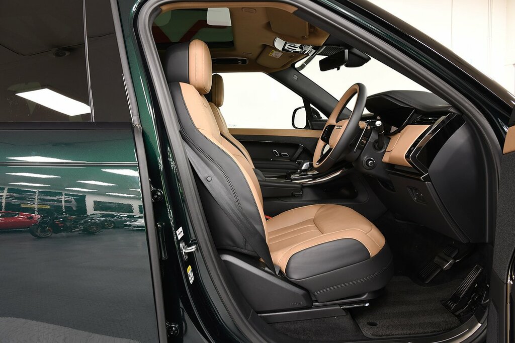 Land Rover Range Rover Sport P550e Autobiography Green #6