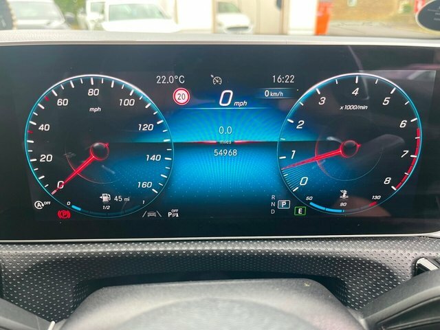 Mercedes-Benz A Class A200 Amg Line Hatchback 1.3 White #28