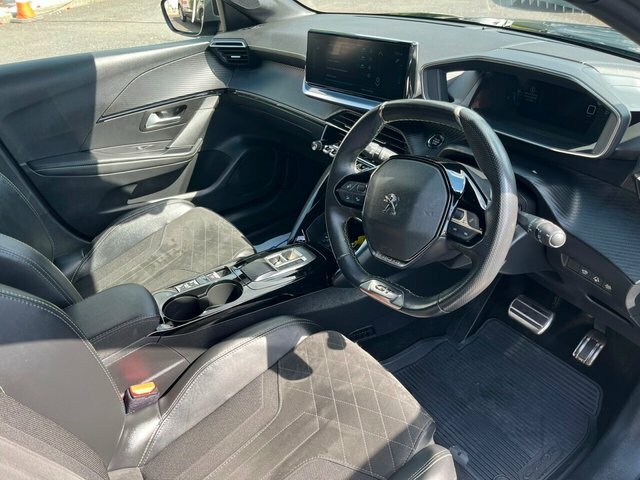 Peugeot e-208 Gt Premium Hatchback Black #2