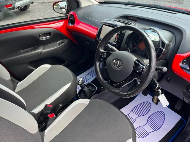 Toyota Aygo Vvt-i X-style Hatchback Red #3