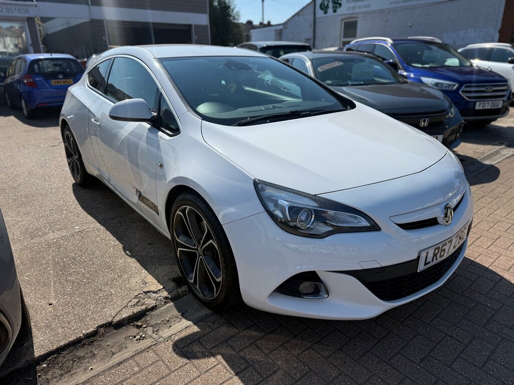 Vauxhall Astra 1.4I Turbo Limited Edition Coupe LR67ZBG White #3