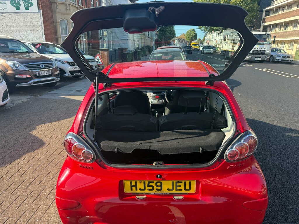 Toyota Aygo 1.0 Black Vvt-i 67 Bhp Black #9
