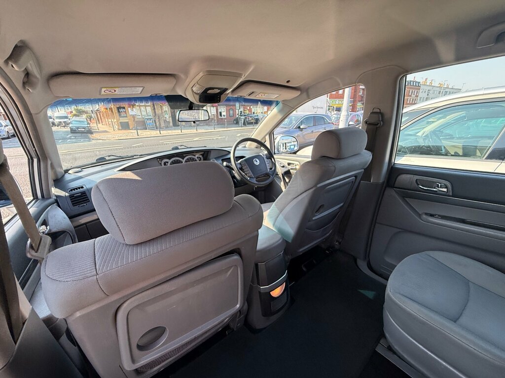 SsangYong Turismo 2.2D Ex T-tronic Euro 6 Black #13
