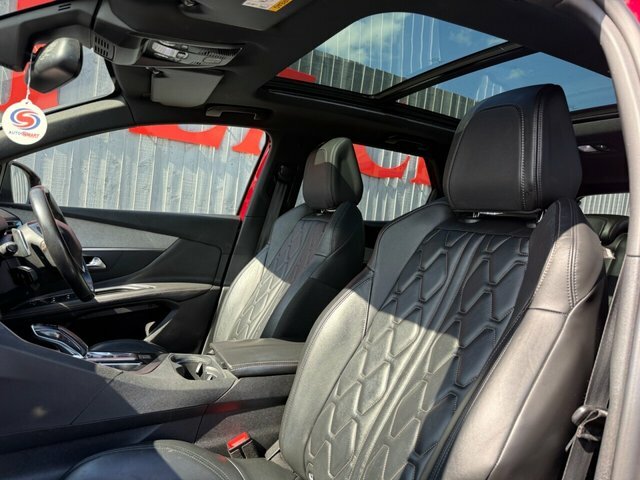 Peugeot 3008 Suv BU68XOZ Red #2