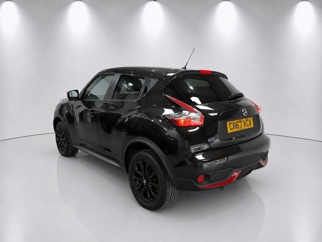 Nissan Juke N-connecta Suv Black #4