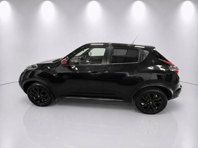 Nissan Juke N-connecta Suv Black #3