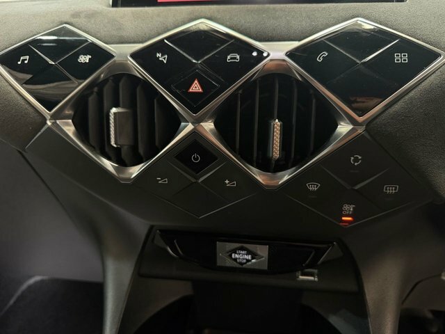 DS DS 3 Crossback 1.2 Puretech La Premiere Crossback Eat8 Euro 6 S Black #28