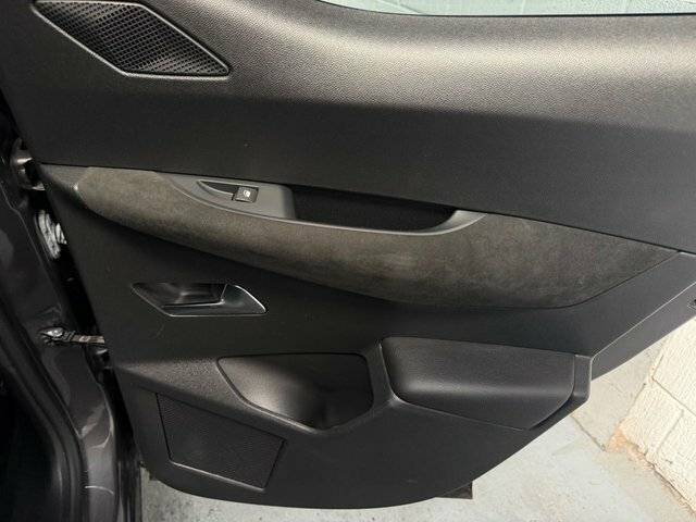DS DS 3 Crossback 1.2 Puretech La Premiere Crossback Eat8 Euro 6 S Black #36