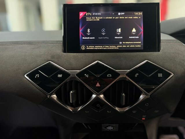 DS DS 3 Crossback 1.2 Puretech La Premiere Crossback Eat8 Euro 6 S Black #22