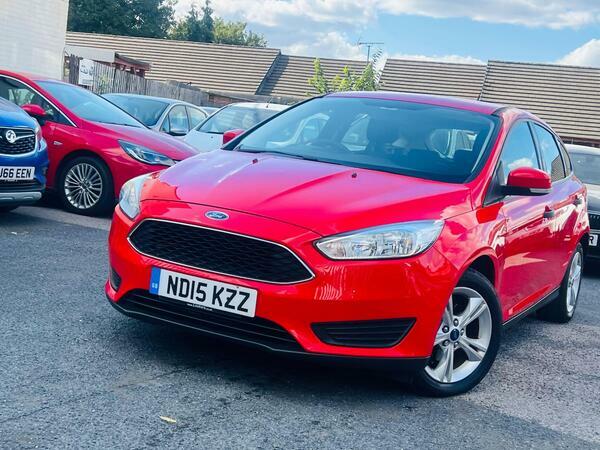 Ford Focus 1.6 Studio Euro 6 Red #3
