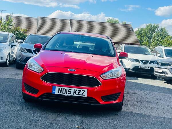 Ford Focus 1.6 Studio Euro 6 Red #4