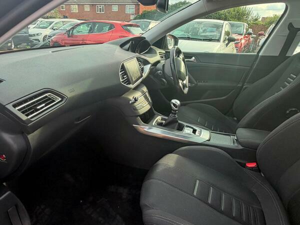 Peugeot 308 1.6 Hdi 115 Active 2014 Red #30