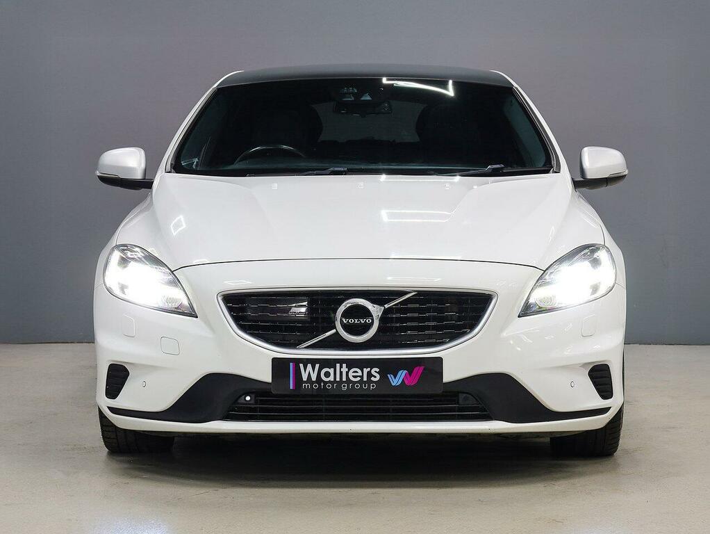 Volvo V40 D4 R-design Pro Hatchback White