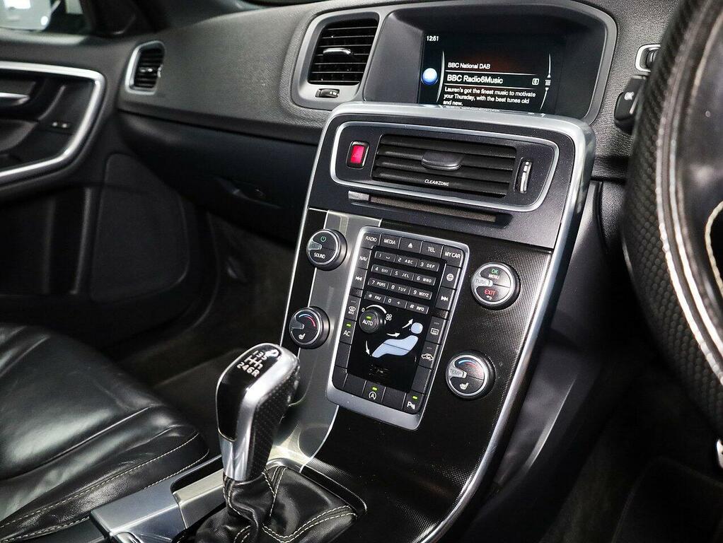 Volvo V60 R-design Nav 2.0 Black #5