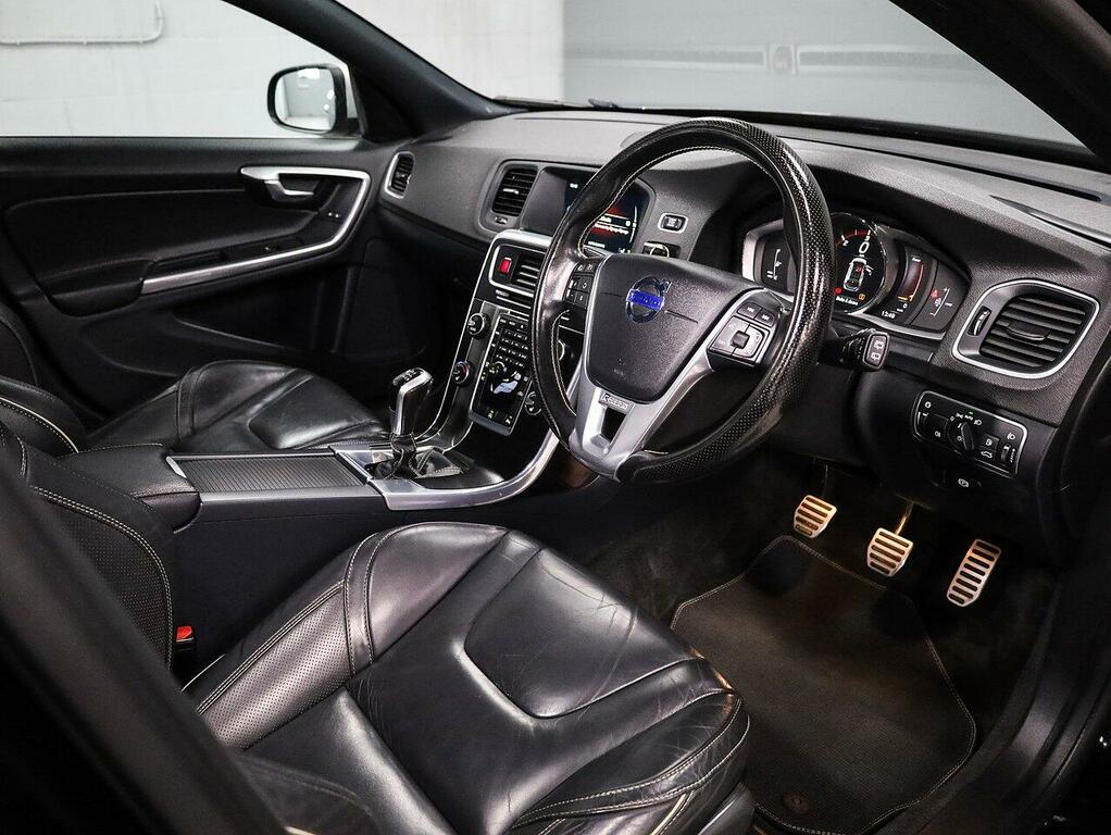 Volvo V60 R-design Nav 2.0 Black #3